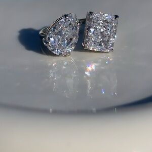 Elegant Sterling Silver Crystal Ring